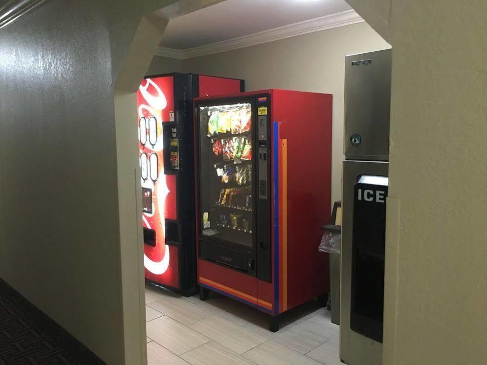Super 8 by Wyndham Vicksburg Motel Eksteriør billede