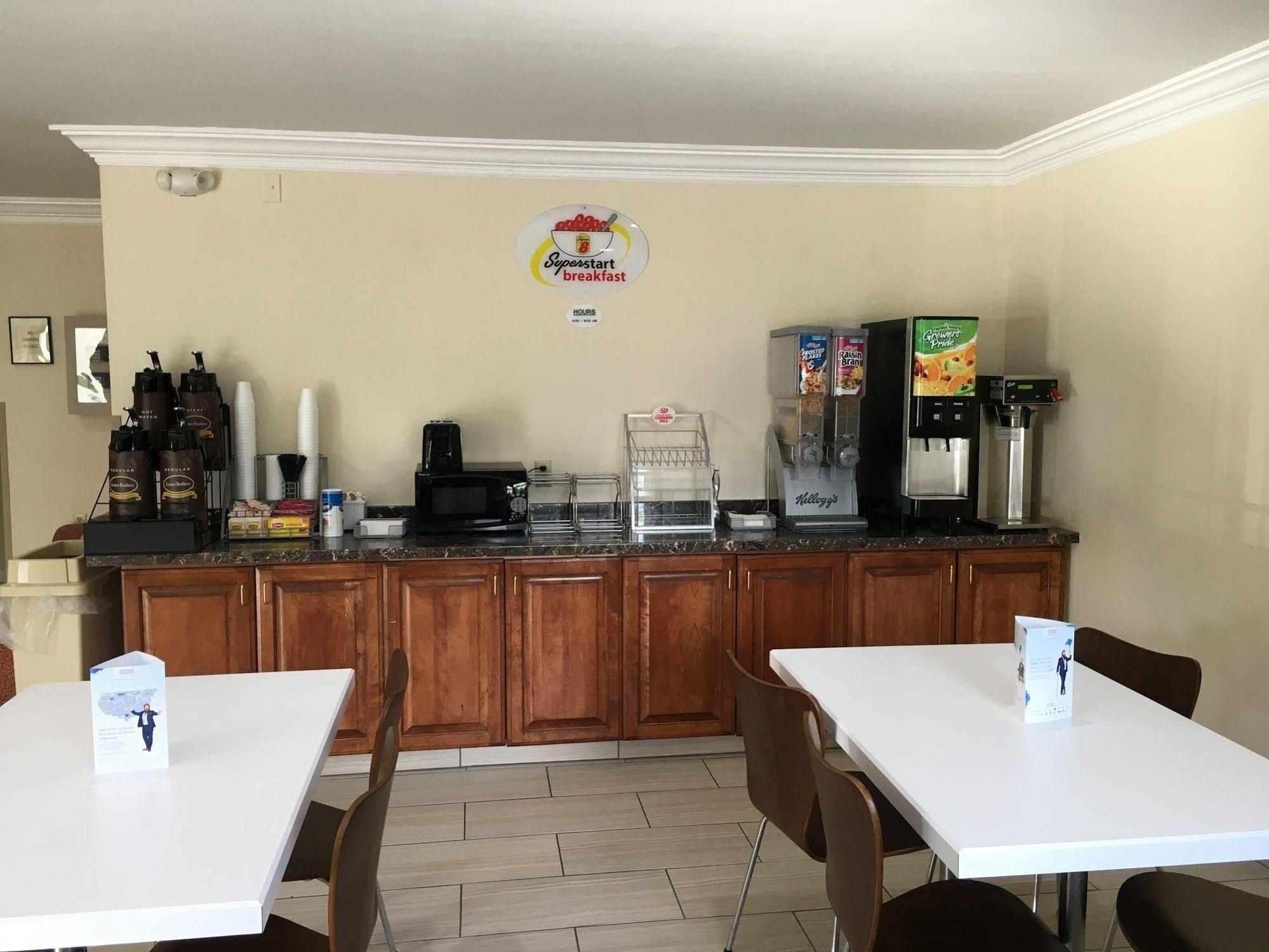 Super 8 by Wyndham Vicksburg Motel Eksteriør billede